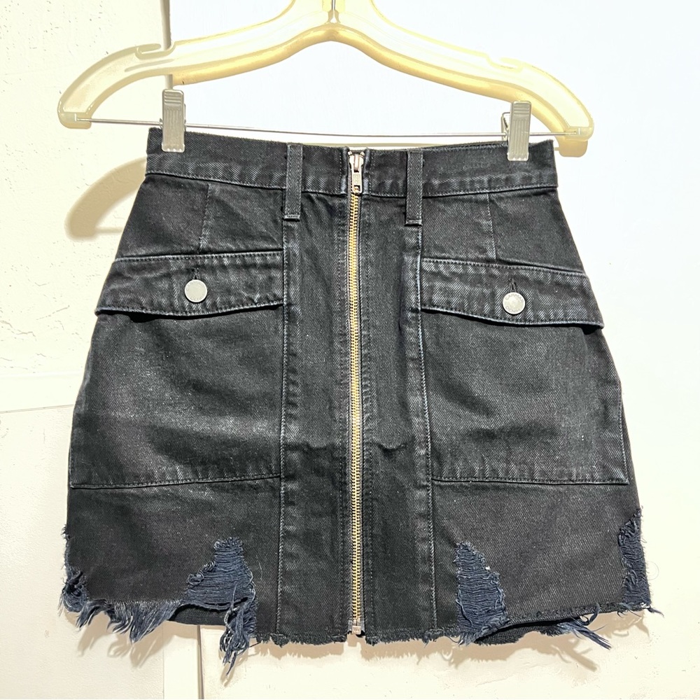 Carmar LF 24 black jeans skirt zip front cargo pockets Distressed
